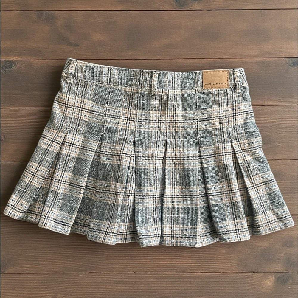 American Eagle Plaid Pleated Mini Skirt Size 2 Gray Brown Preppy Y2K Fall - Picture 4 of 9